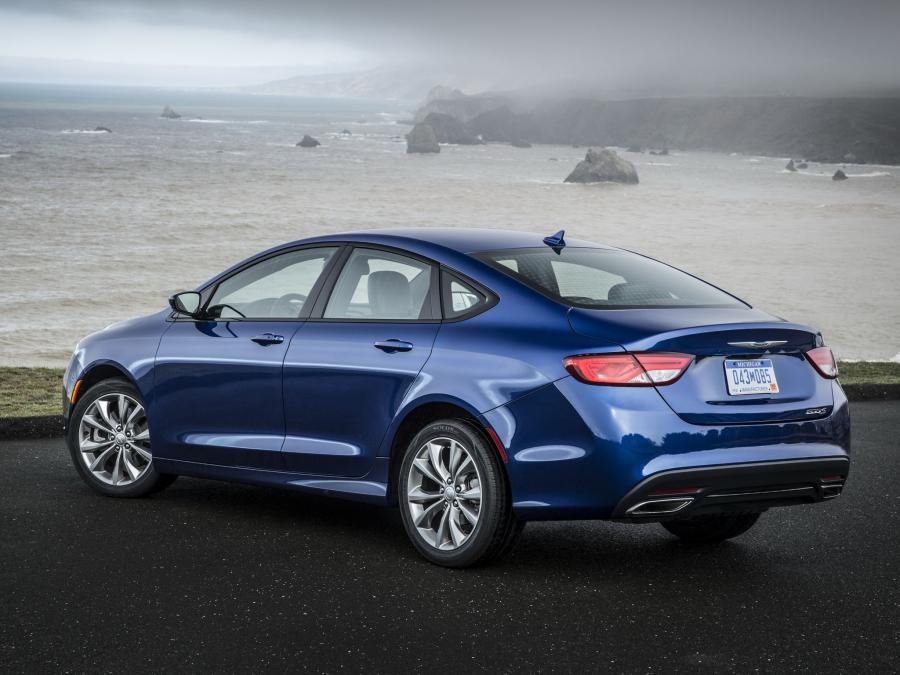  Chrysler 200 S 2014 года  (фото 13 из 69)